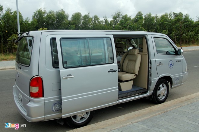 Thợ Việt chế limousine 300 triệu điều khiển bằng iPad