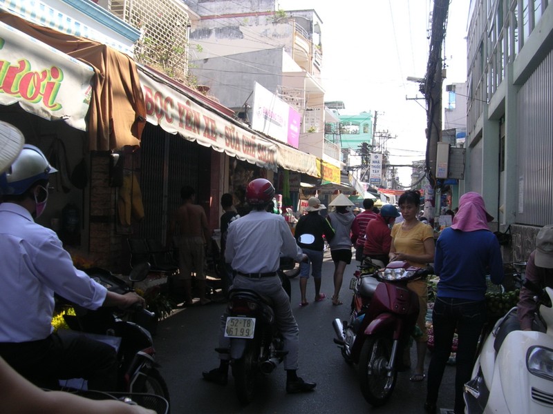 Những con đường bị 'biến dạng' - ảnh 1