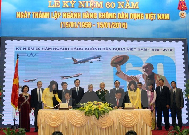 Phát hành bộ tem kỷ niệm 60 ngành hàng không dân dụng Việt Nam - ảnh 2