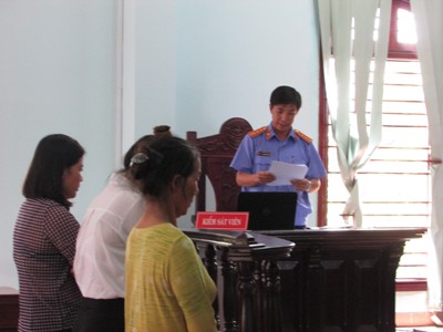 Đưa bé gái ra nước ngoài bán dâm, mẹ con lãnh 22 năm tù - ảnh 2