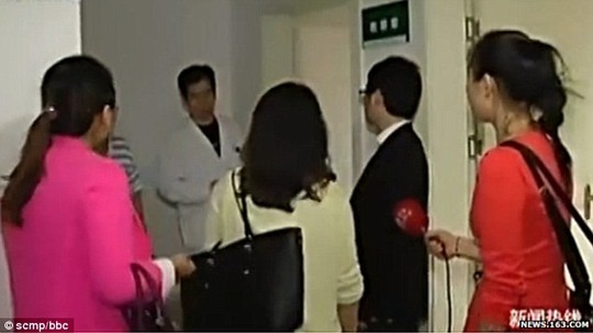 Nhập viện vì tai nạn, bị lộ chuyện có 17 bồ cùng lúc - ảnh 2