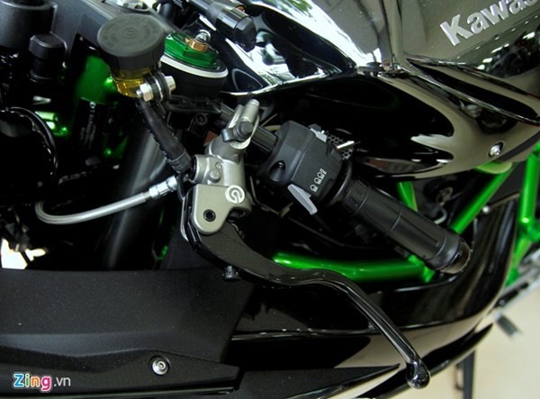 Cận cảnh siêu môtô Ninja H2 đầu tiên về Việt Nam - ảnh 11