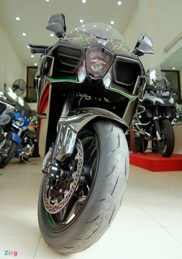 Cận cảnh siêu môtô Ninja H2 đầu tiên về Việt Nam - ảnh 2