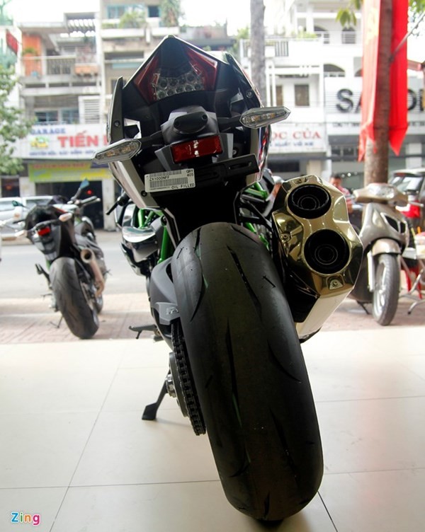Cận cảnh siêu môtô Ninja H2 đầu tiên về Việt Nam - ảnh 3