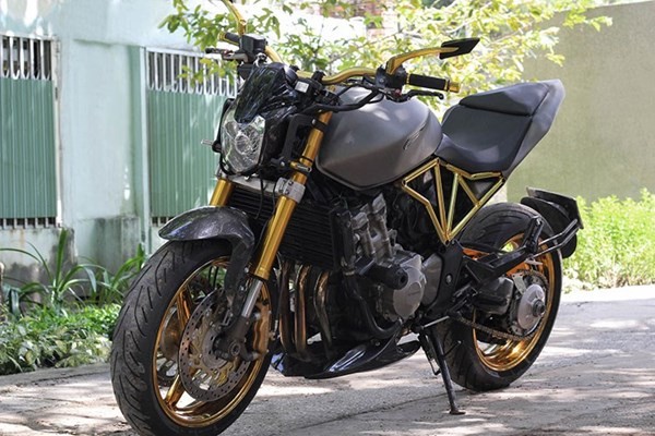 Tận thấy Honda Hornet 600 mạ vàng 24k ở Việt Nam - ảnh 15