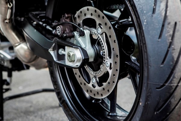 Cận cảnh 'xế nổ' BMW F800R hơn 500 triệu đồng - ảnh 13