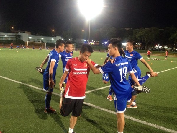 U23 Việt Nam thiếu quân trong buổi tập đầu tiên ở Singapore - ảnh 2