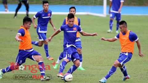 Học trò HLV Miura 'rét run' trong thời tiết... 40 độ C - ảnh 2