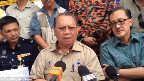 Malaysia 'cáo buộc' du khách khỏa thân chụp ảnh gây động đất - ảnh 2