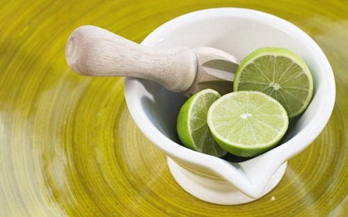 Sử dụng chanh tươi theo cách này bớt tiền mua mỹ phẩm Su dung chanh tuoi theo cach nay bot tien mua my pham