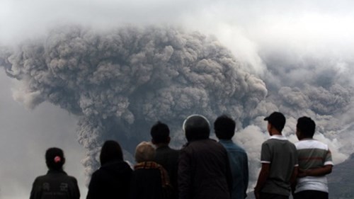 Indonesia: Núi lửa lại phun trào như ngày tận thế - ảnh 5