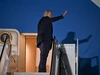 Ông Trump đổi máy bay đến Davos sau khi chuyên cơ Air Force One phải quay đầu vì sự cố