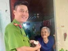Anh cảnh sát khu vực và hành trình giúp cụ bà 93 tuổi có căn cước