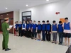 Công an bắt 13 người lừa đảo khi vừa nhập cảnh từ Campuchia vào Việt Nam. Ảnh: CA