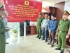 Khởi tố giám đốc và chủ sở hữu công ty vì buôn bán khóa, phụ kiện cửa giả nhãn hiệu lớn