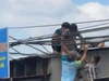 2 người bị thương do điện giật khi leo mái tôn lắp biển quảng cáo