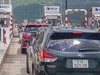 Hàng ngàn ô tô 'chôn chân' ở hầm Đèo Cả ngày 25 Tết