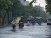 Không khí lạnh kèm mưa lớn đã vào Việt Nam, Cao Bằng giảm liền 10 độ