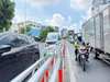 TP.HCM: Lắp dải phân cách tự động bằng năng lượng mặt trời tại 'điểm nóng' Cộng Hòa