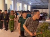 Video Công an TP.HCM ập vào quán bar Revo, bắt nhiều người liên quan ma túy