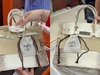 Cận cảnh 2 chiếc túi Hermès bạch tạng của bà Trương Mỹ Lan được đưa ra đấu giá