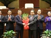 Chủ tịch Quốc hội tặng hoa chúc mừng Thủ tướng, Phó Thủ tướng, Bộ trưởng và thành viên Chính phủ nhiệm kỳ mới
