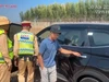 CSGT 'giải cứu’ tài xế buồn ngủ ở hành lang cao tốc đến nơi an toàn