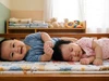 Từ thùng giấy sau nhà tang lễ đến câu chuyện của hai đứa trẻ bị bỏ rơi