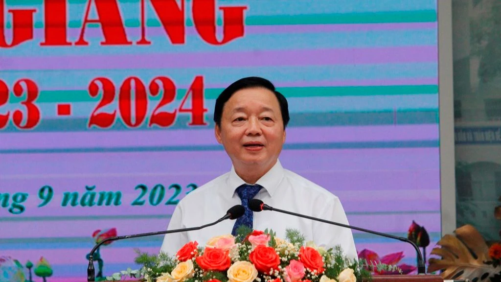 Phó Thủ tướng Trần Hồng Hà bày tỏ ‘cảm xúc đặc biệt’ khi dự khai giảng ...