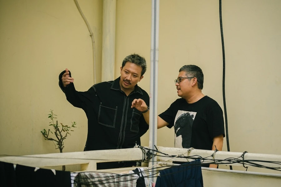 Tran Thanh built an old apartment in the studio to film Tet