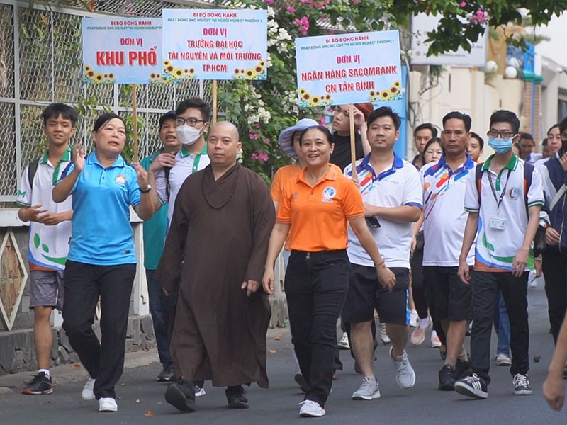 TP.HCM: 300 người đi bộ vì người nghèo | Báo Pháp Luật TP. Hồ Chí Minh