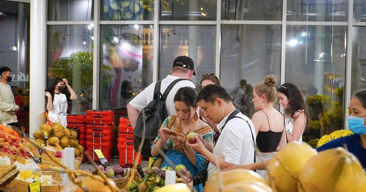 Opening the largest supermarket in Phu Quoc in Hoang Hon Town