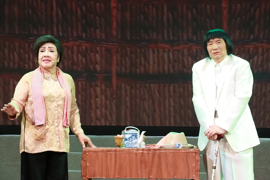 Minh Vương, Lệ Thủy tái hiện ở trích đoạn Tô Ánh Nguyệt, khán giả kín nhà hát Bến Thành