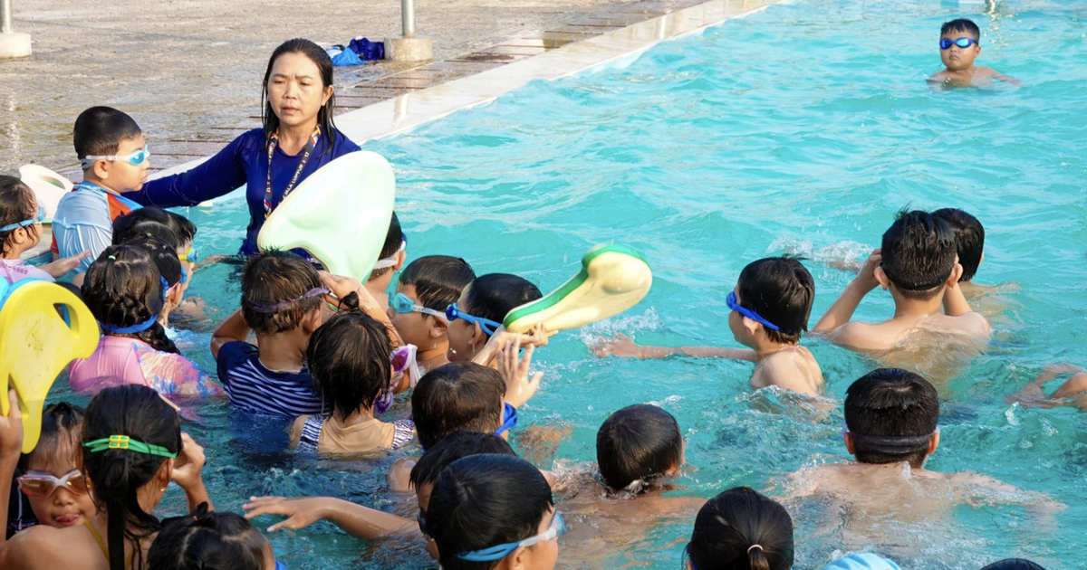 Đến năm 2030, mỗi trường có ít nhất 2 giáo viên đủ trình độ dạy bơi an toàn  | Báo Pháp Luật TP. Hồ Chí Minh