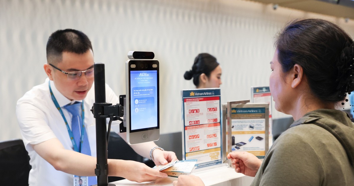 Vé máy bay Tết 2026: Nhiều chặng 'cháy' vé, giá bay nối chuyến tới 13 triệu đồng