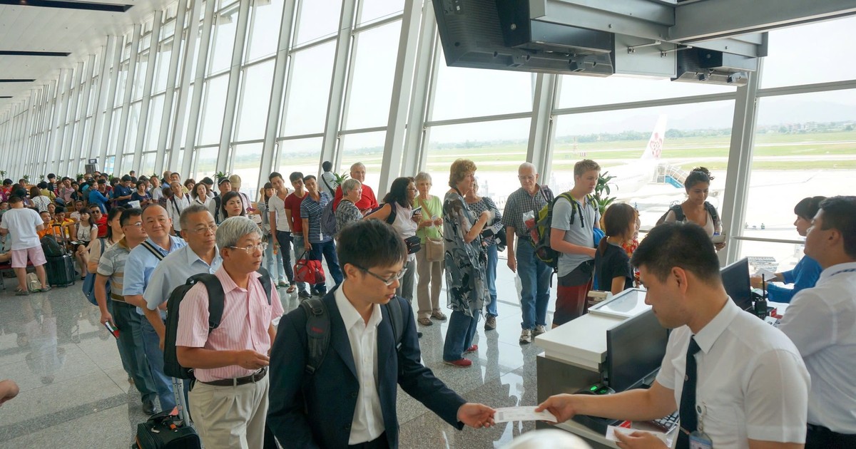 Siết trách nhiệm với hãng khi chậm chuyến bay Siết trách nhiệm với hãng khi chậm chuyến bay