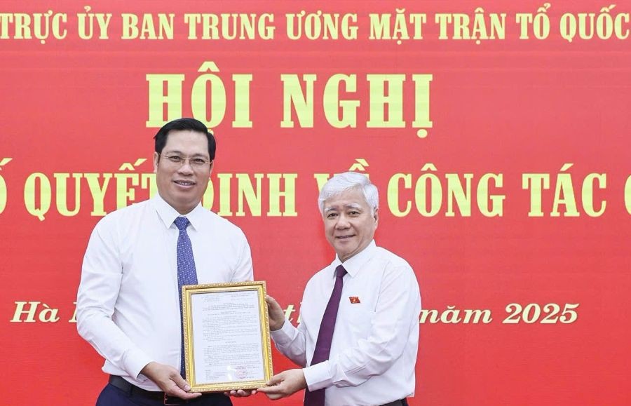Bí thư Huyện ủy Đô Lương được bổ nhiệm làm Thư ký Ủy viên Bộ Chính trị ...