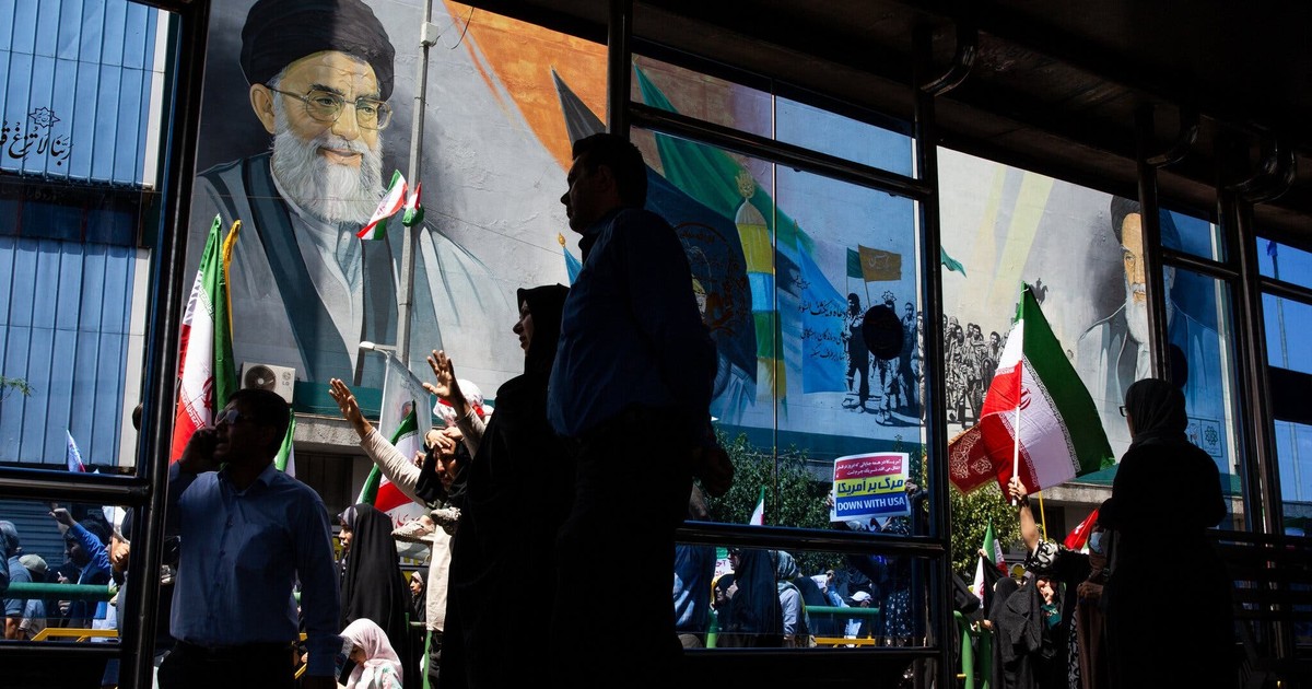 NYT: Lãnh tụ Tối cao Iran chỉ định trước người kế nhiệm phòng khi ông bị ám  sát | Báo Pháp Luật TP. Hồ Chí Minh