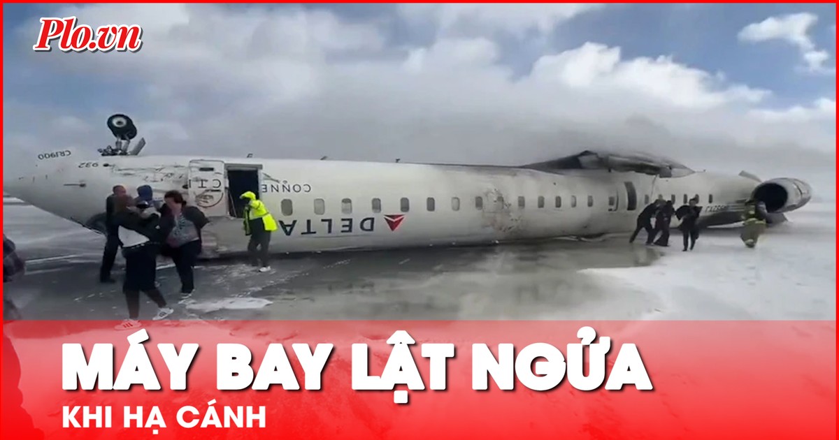 Video: Máy bay bị lật ngửa khi hạ cánh, nhiều người nguy kịch | Báo Pháp Luật TP. Hồ Chí Minh