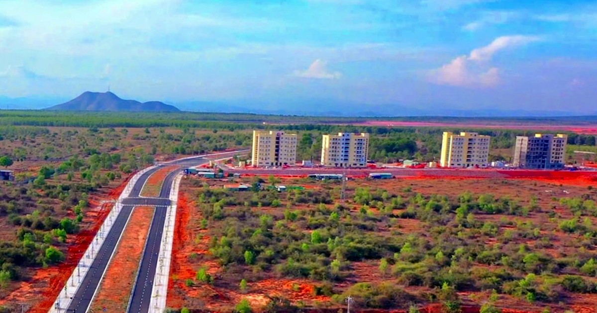 Đường vào sân bay Phan Thiết sắp khánh thành và giấc mơ cất cánh sau 10 năm chờ đợi | Báo Pháp Luật TP. Hồ Chí Minh