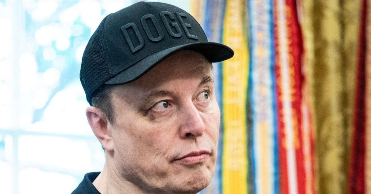 Tỉ phú Musk đến Nhà Trắng chia tay ông Trump với con mắt bầm