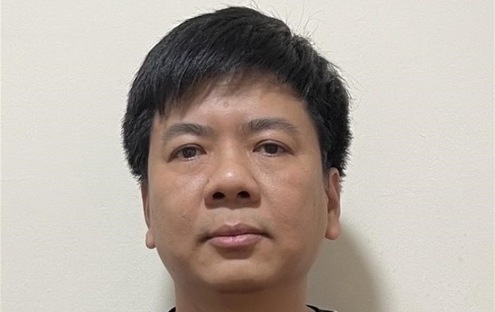 Shark Thủy bị cáo buộc chiếm đoạt hơn 7.600 tỉ đồng, đưa hối lộ 32 tỉ đồng  cho một phụ nữ | Báo Pháp Luật TP. Hồ Chí Minh