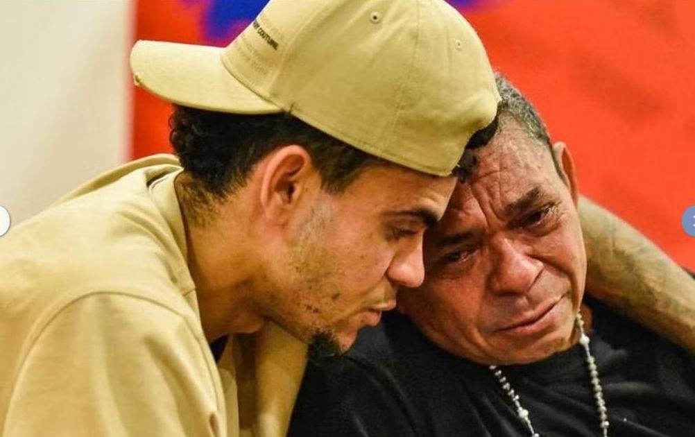 Bố con ngôi sao Liverpool nói gì với ngày...trùng phùng? | Báo Pháp Luật TP. Hồ Chí Minh