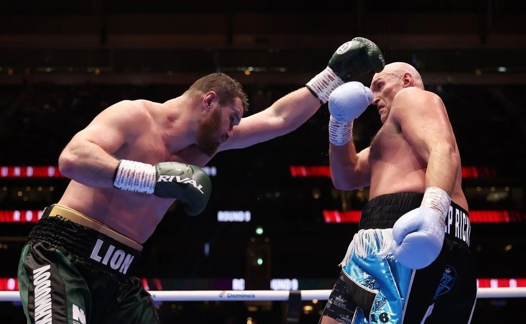 Tyson Fury đánh bại võ sĩ Nga