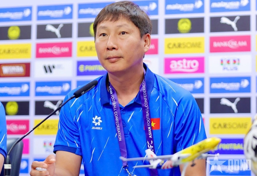 Mời HLV Kim Sang-sik, Kanchanaburi chứ không phải... Real Madrid