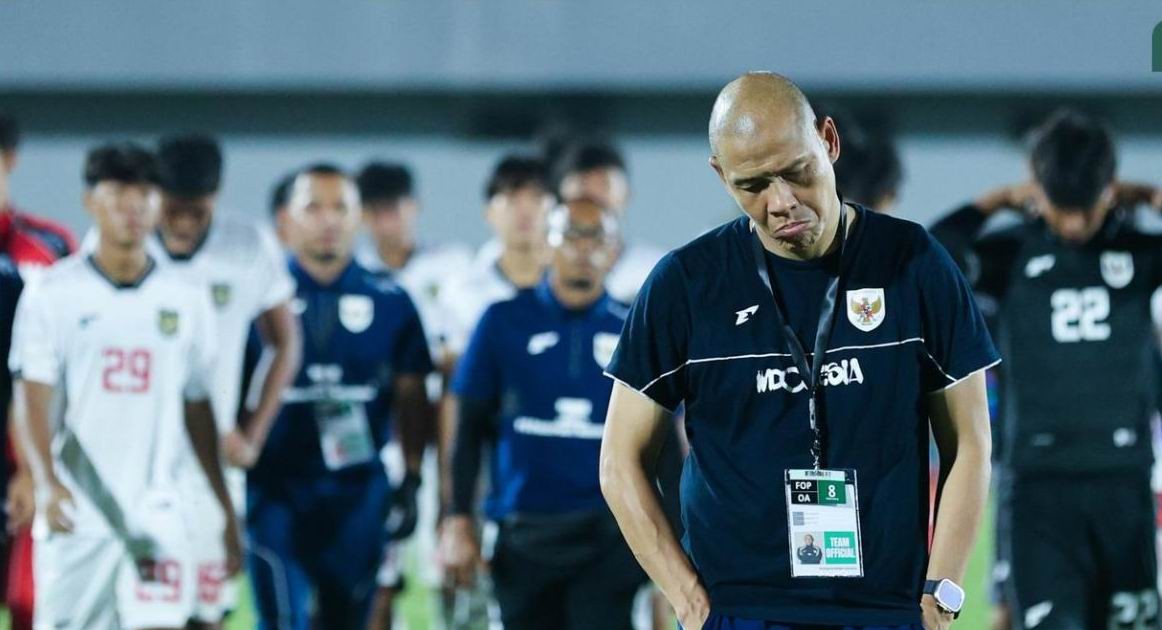 Vừa biết Indonesia cùng bảng với Việt Nam, HLV chủ nhà đã... suy sụp