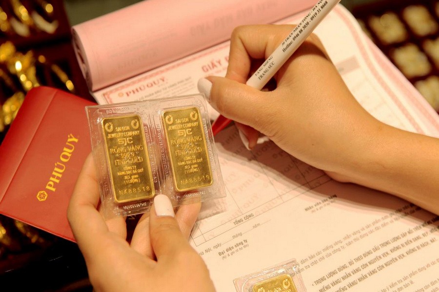 Giá vàng miếng SJC chợ đen rẻ hơn giá niêm yết