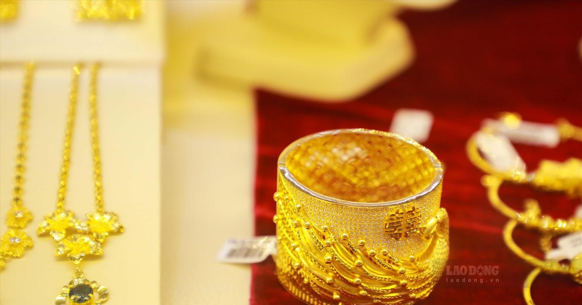 Giá vàng trong nước giảm nhiệt