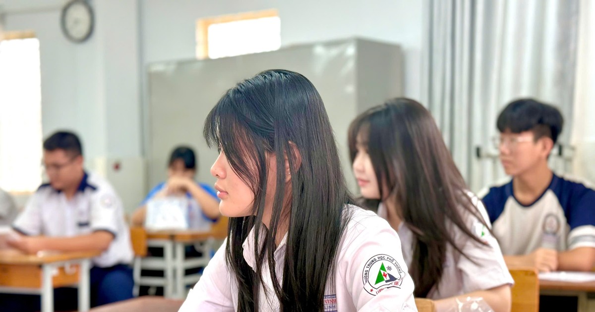 Đề thi tiếng Anh lớp 10 ở TP.HCM mất chữ: Xử lý nhanh chóng, đảm bảo quyền lợi thí sinh