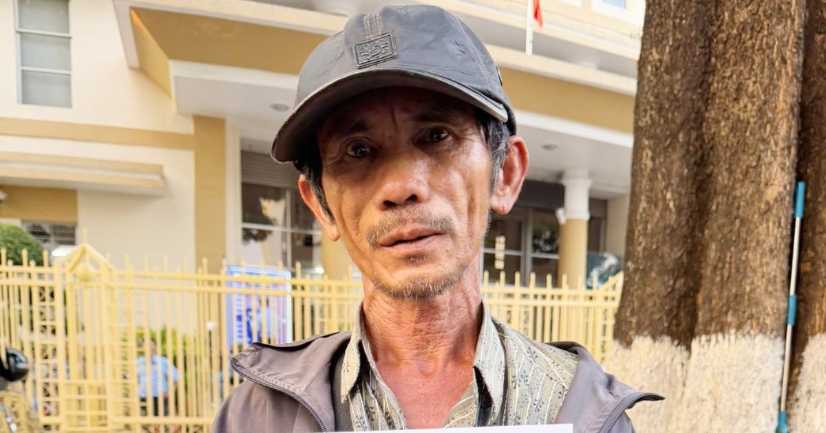 Mất 6 triệu đồng, người đàn ông bán vé số nhận lại món quà bất ngờ